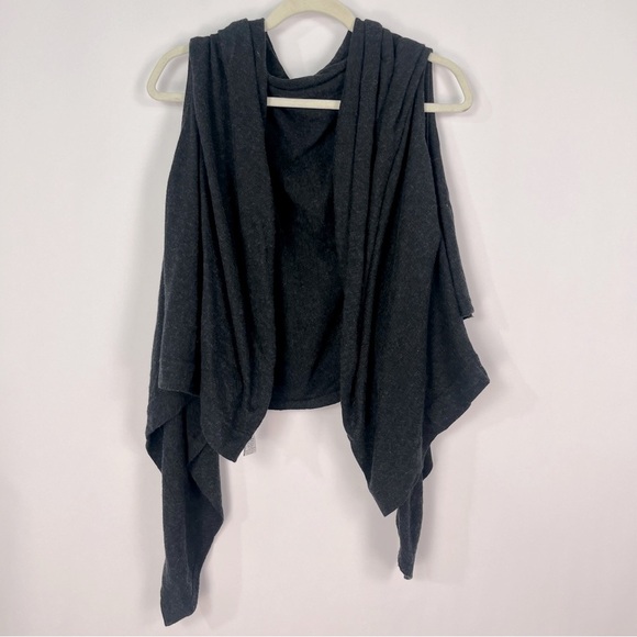 2/$30 Nordstrom One Size Grey Sweater Wrap Shawl Kimono - Picture 3 of 8